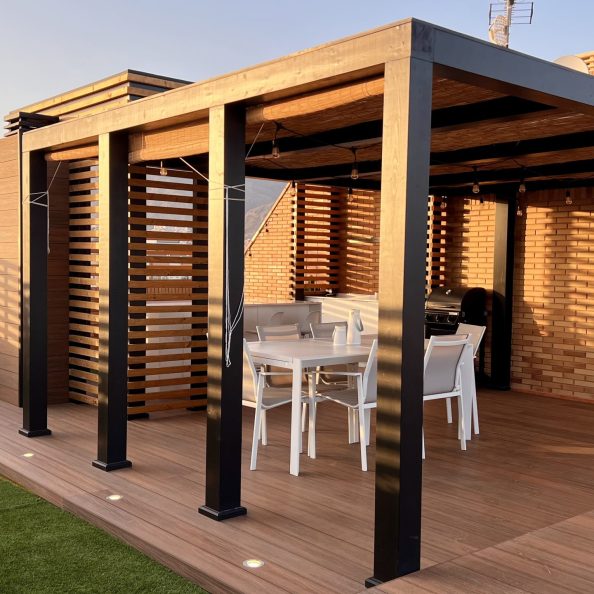 terraza-con-vistas-al-mar-en-la-puesta-de-sol